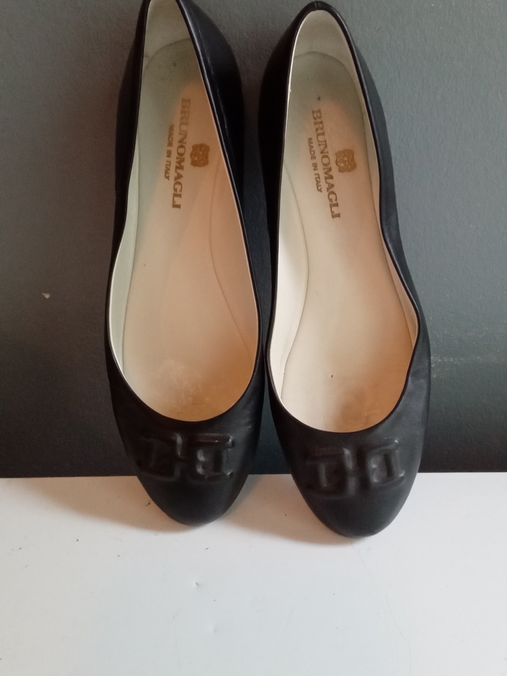 Bruno Magli Black Leather Ballet Flats Embossed Logo Made in Italy Womens 7.5